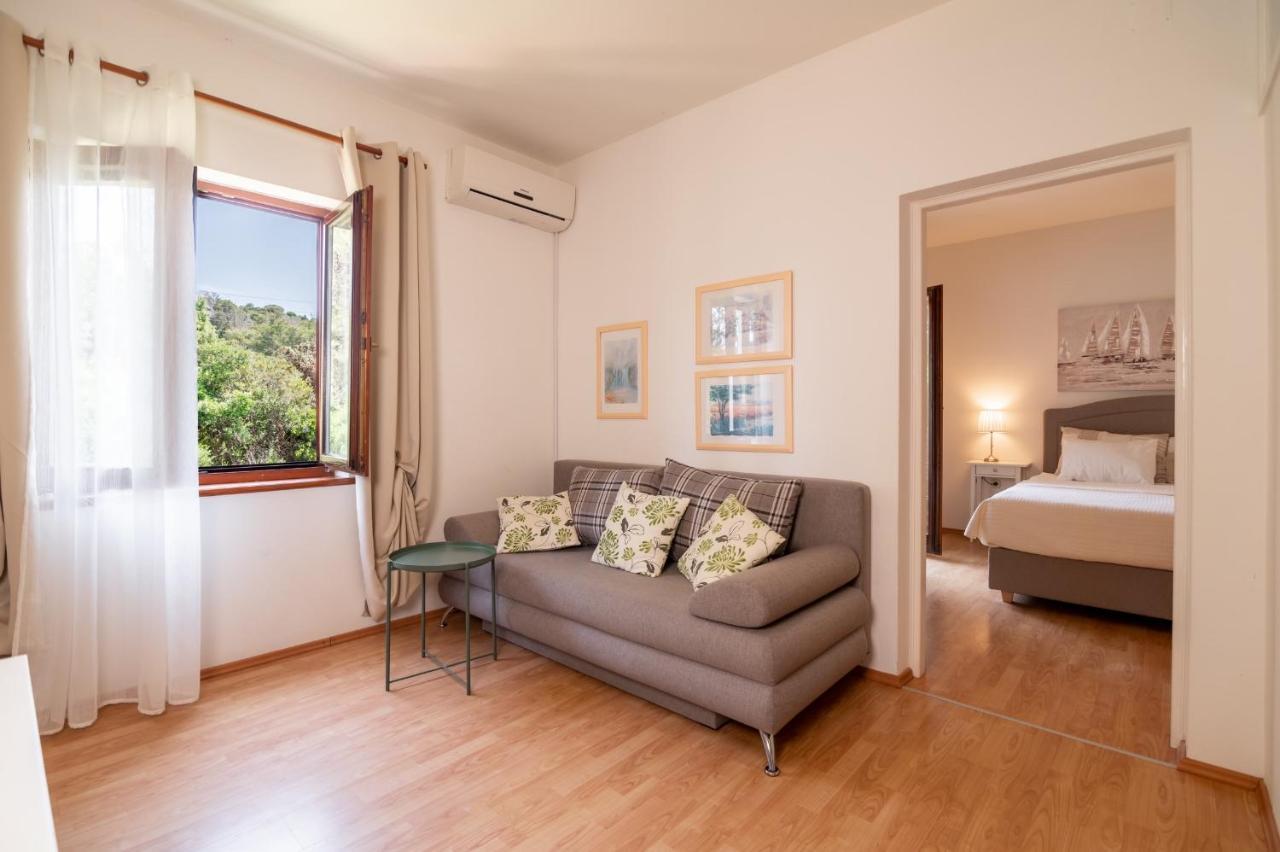 Apartments Rozelyn Ugljan Extérieur photo