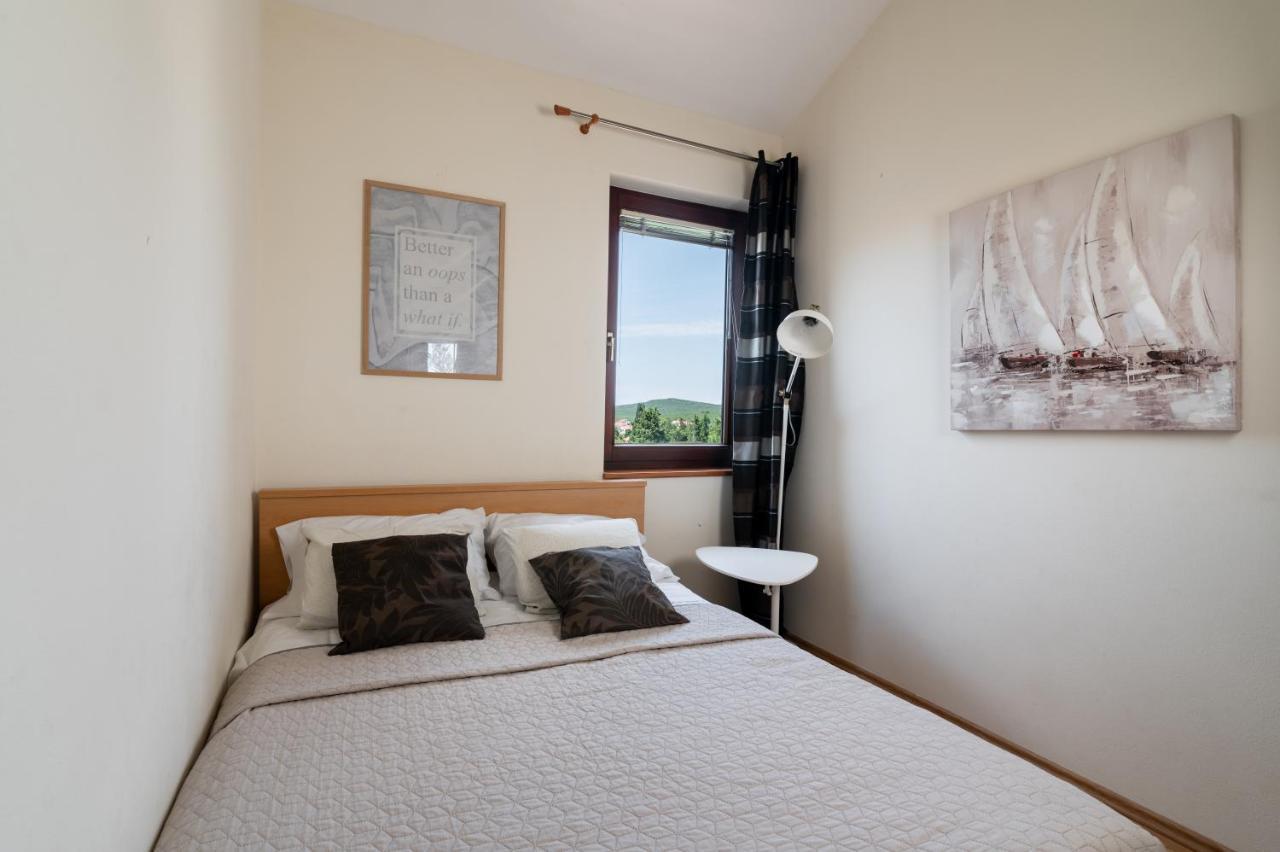 Apartments Rozelyn Ugljan Extérieur photo